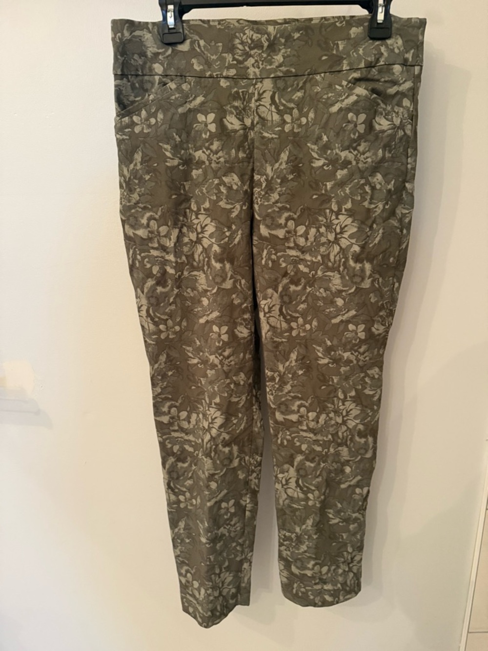 Chico's Olive Green Floral Stretch Ankle Pants